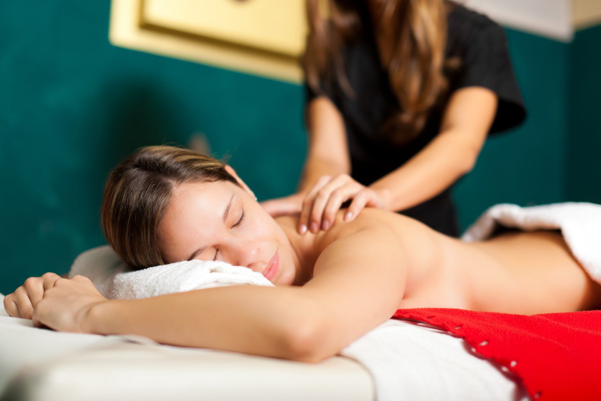 Woman Having Massage - Ormond Beach, FL - Dezhou Massage