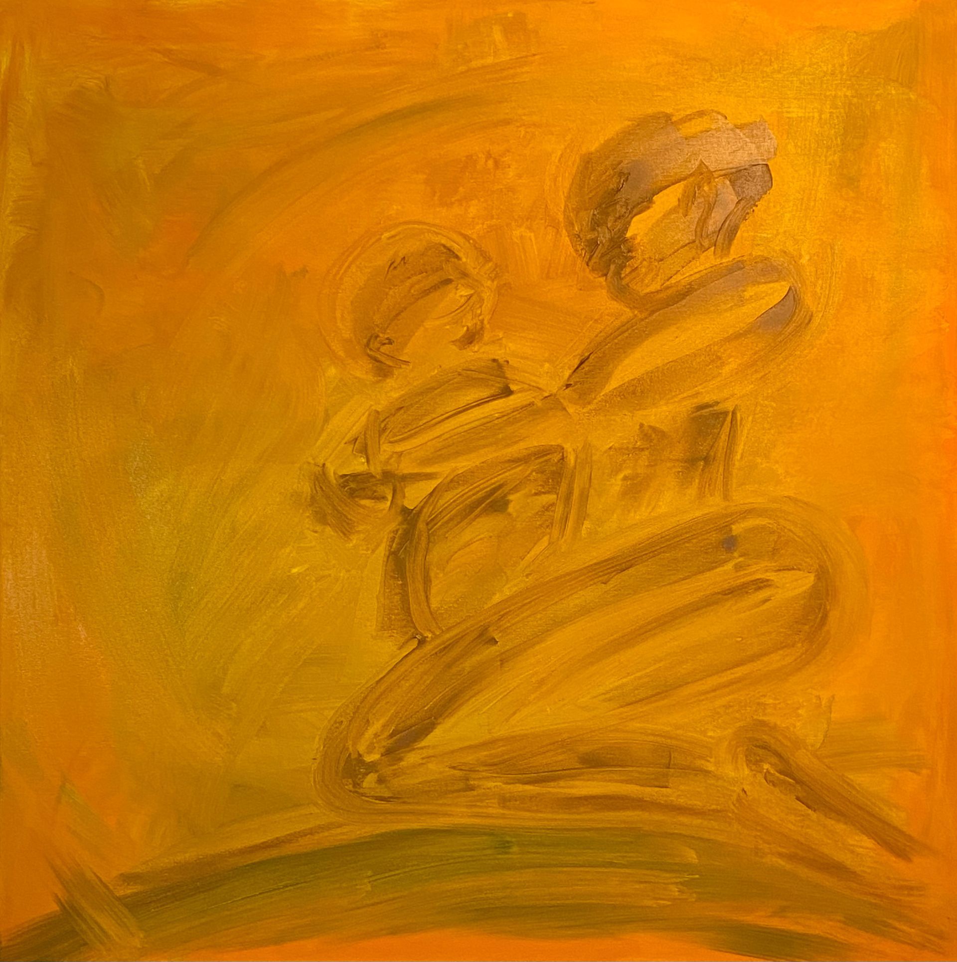 Abstract oranje-bruin schilderij met een losse, wervelende figuurachtige vorm in het midden.