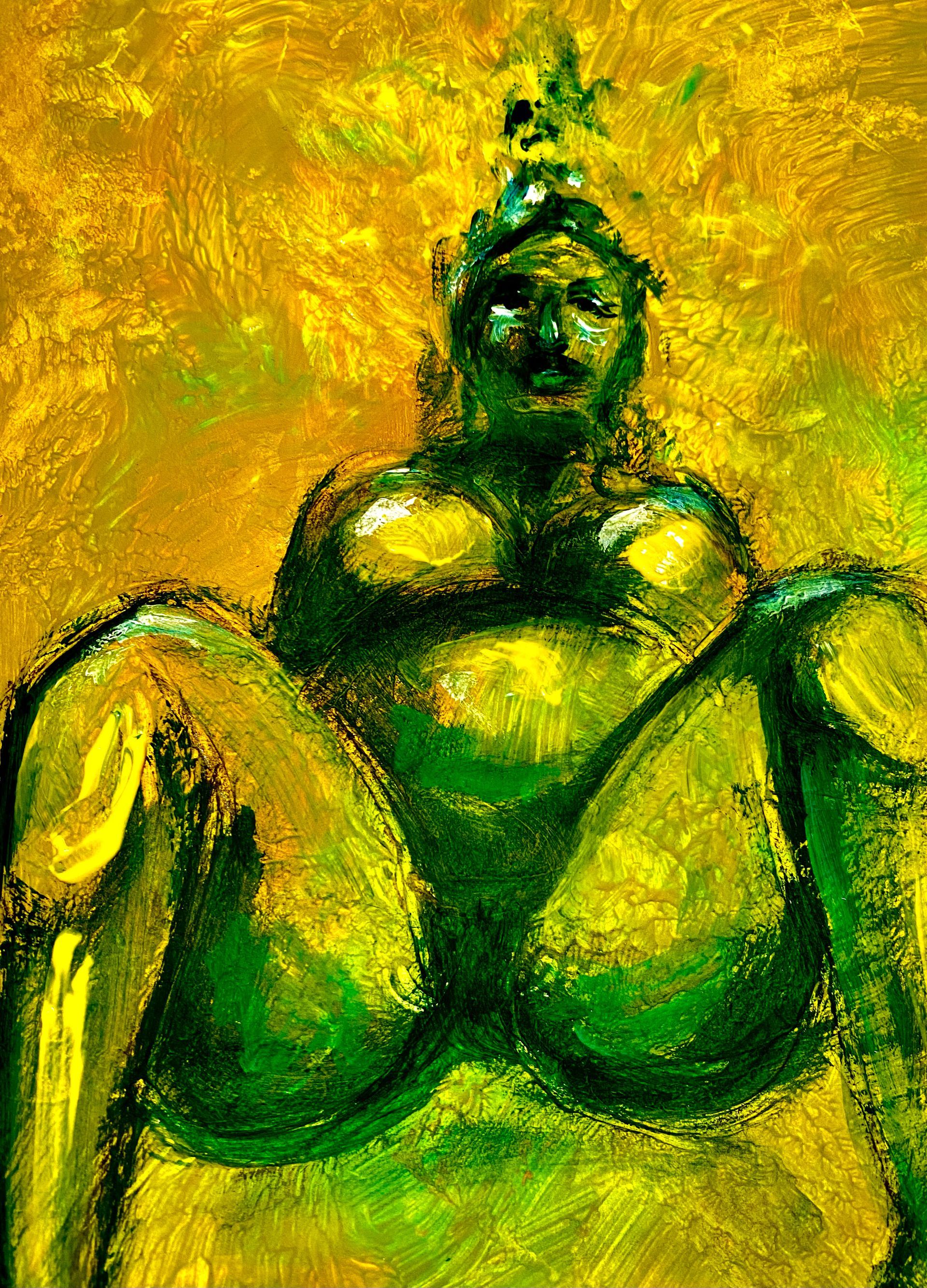 Abstracte groene figuur tegen een gele achtergrond, zittend met opgetrokken knieën en het hoofd in het midden.
