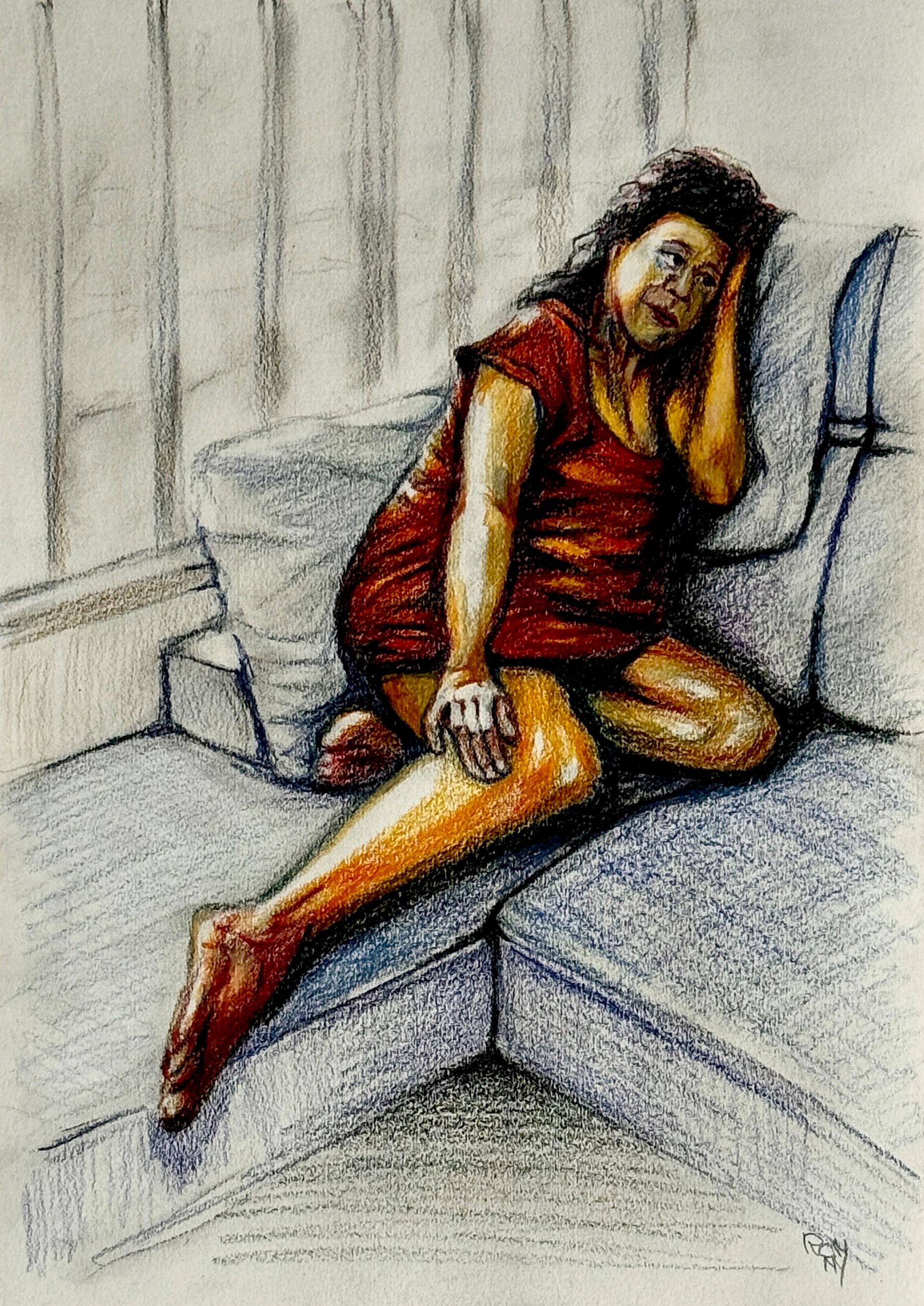 Een persoon in een rode jurk zit ineengedoken op een bed, met het hoofd in de hand, in een schemerige kamer.