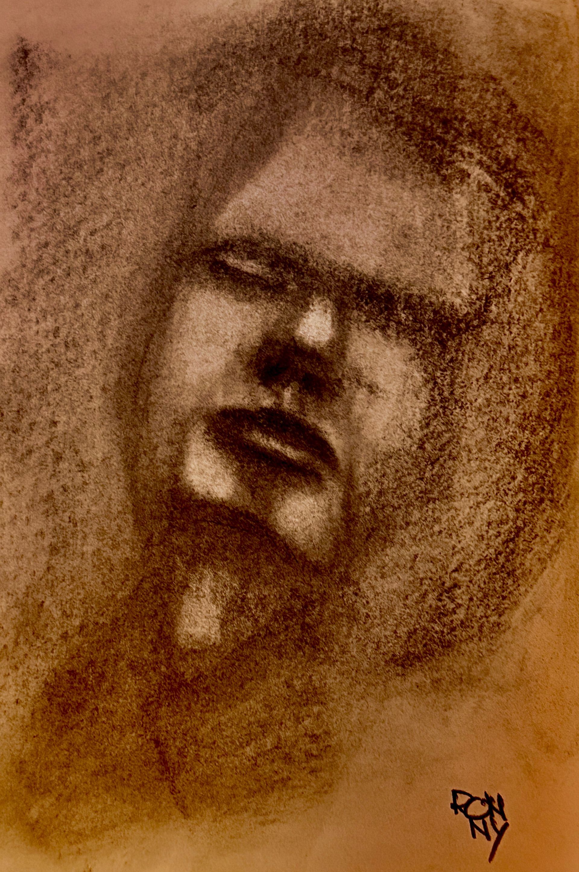 Sepia-getinte portretschets van een peinzend gezicht met schaduwen en een abstracte achtergrond.
