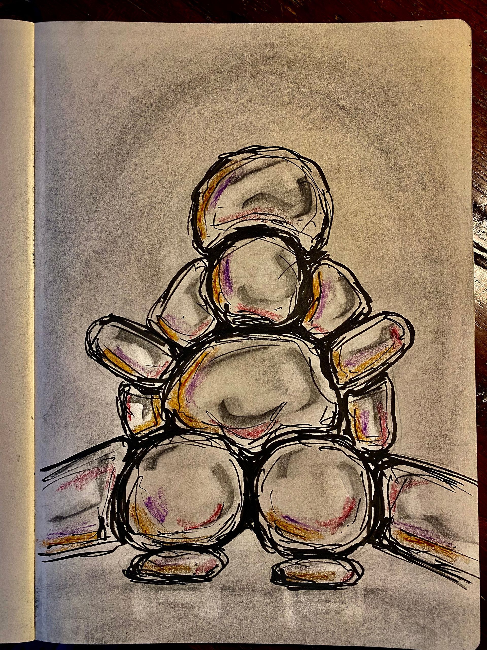 Abstracte tekening van een zittende stenen figuur met gestapelde ronde vormen in gedempte tinten beige, grijs en zwart.