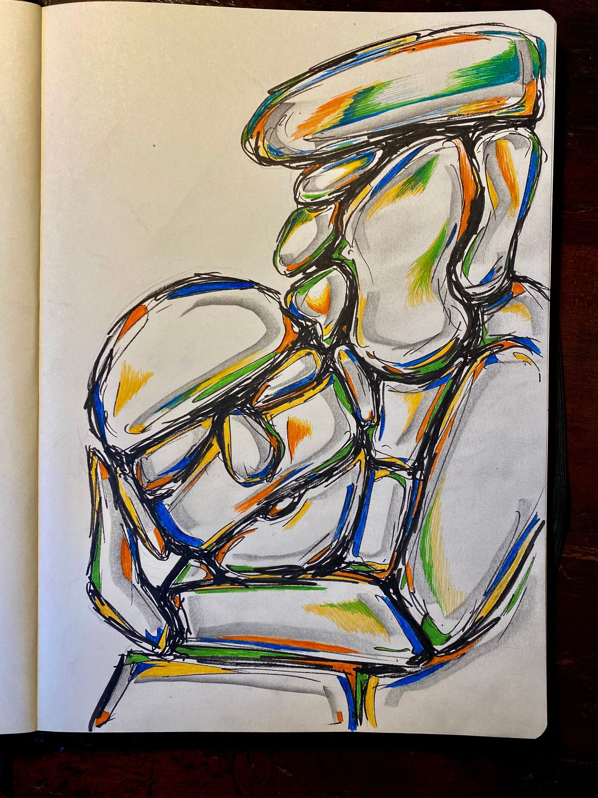 Abstracte schets van een zittende figuur met groene, oranje en zwarte lijnen op wit papier.
