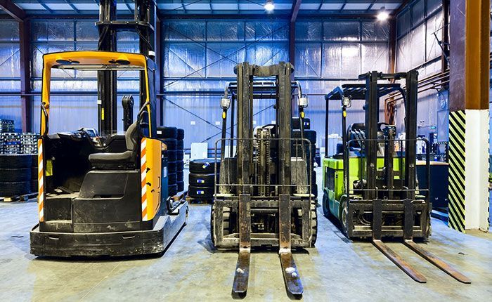 montacargas, bodegas, zonas de almacenamiento, traslado de cargas, motores eléctricos