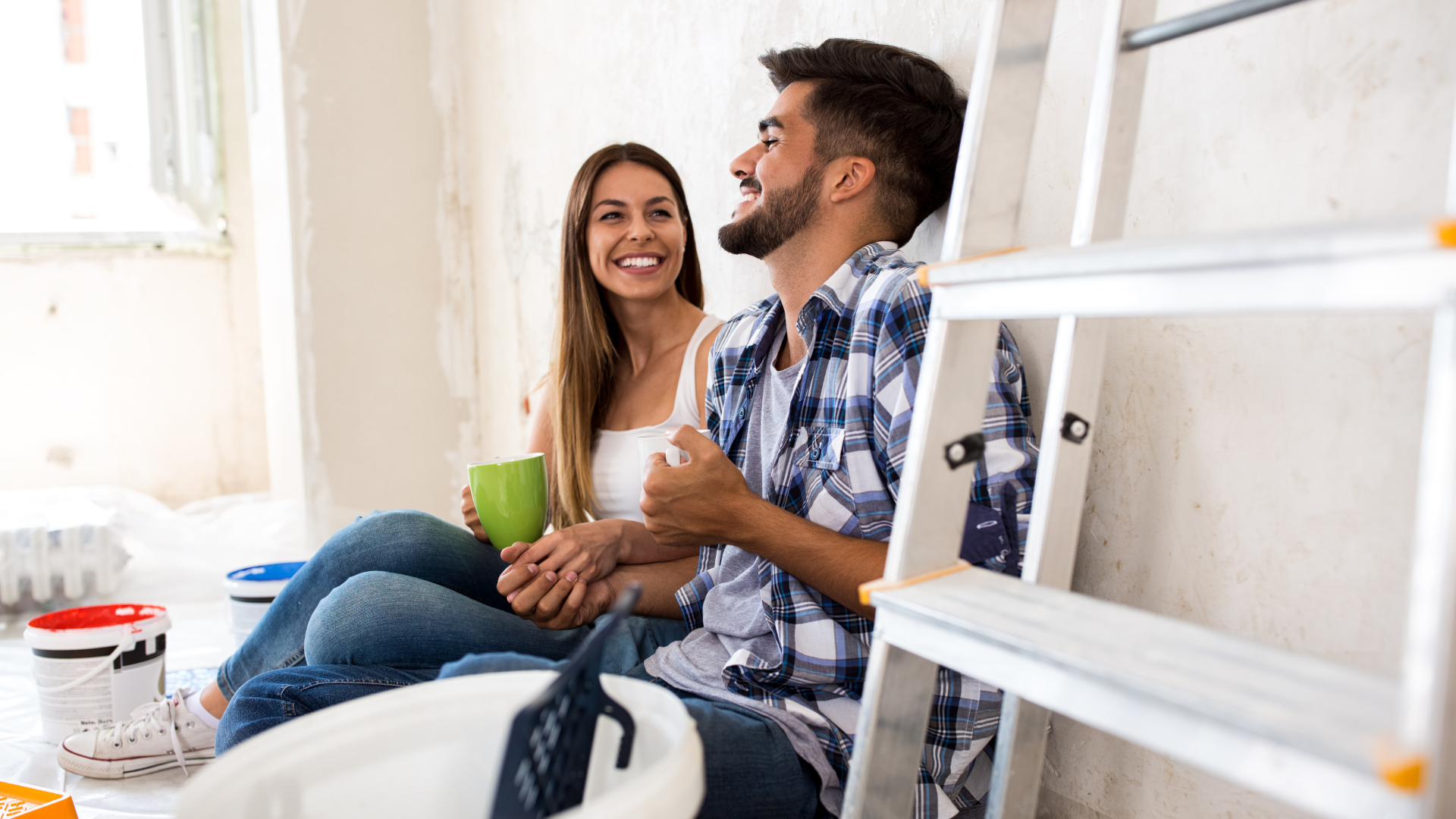 couple doing home renovations with wastes called for skip bins 