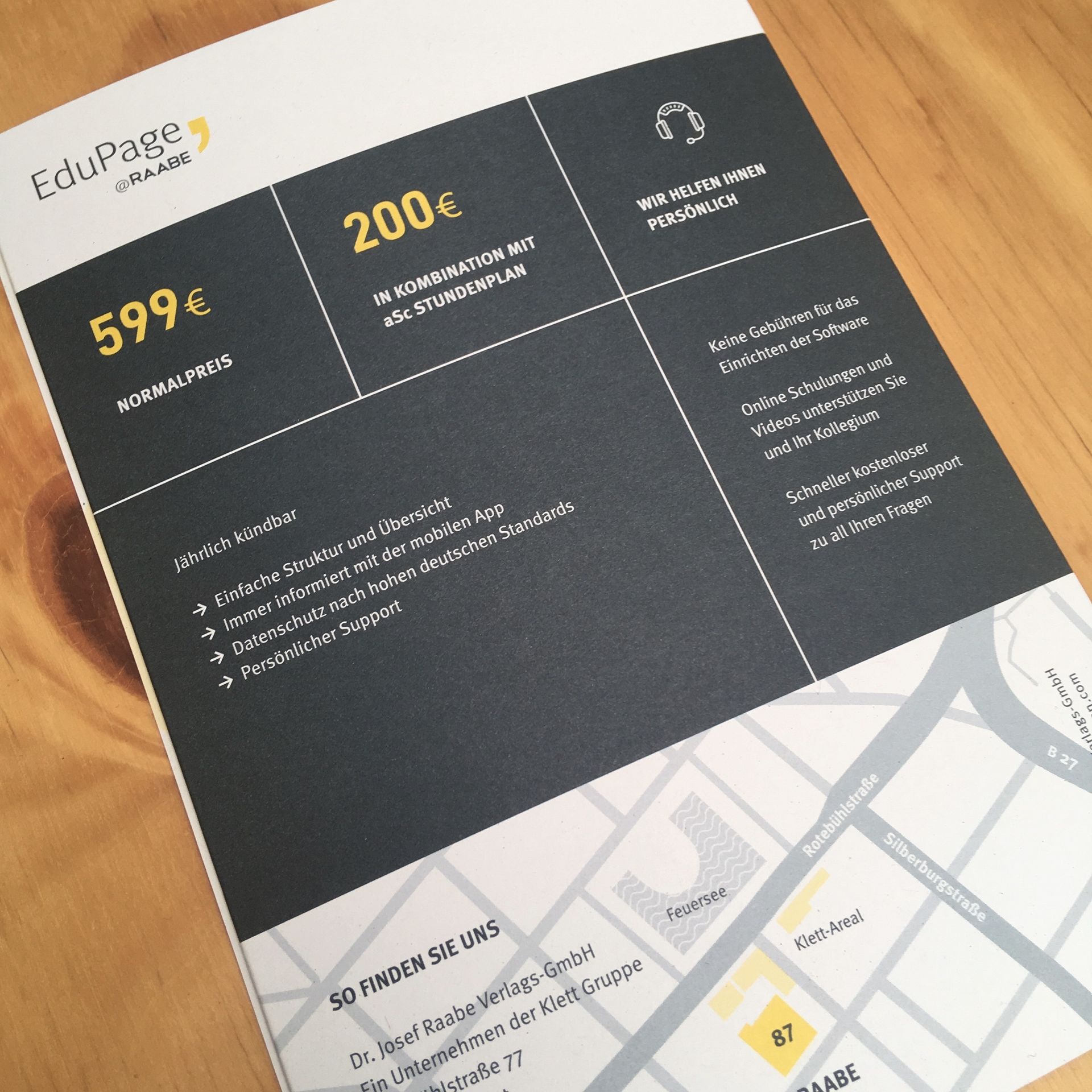 EduPage-Flyer Rückseite EduPage-Flyer Rückseite in Anthrazit mit den Infos über Preise und Kontaktdaten.
