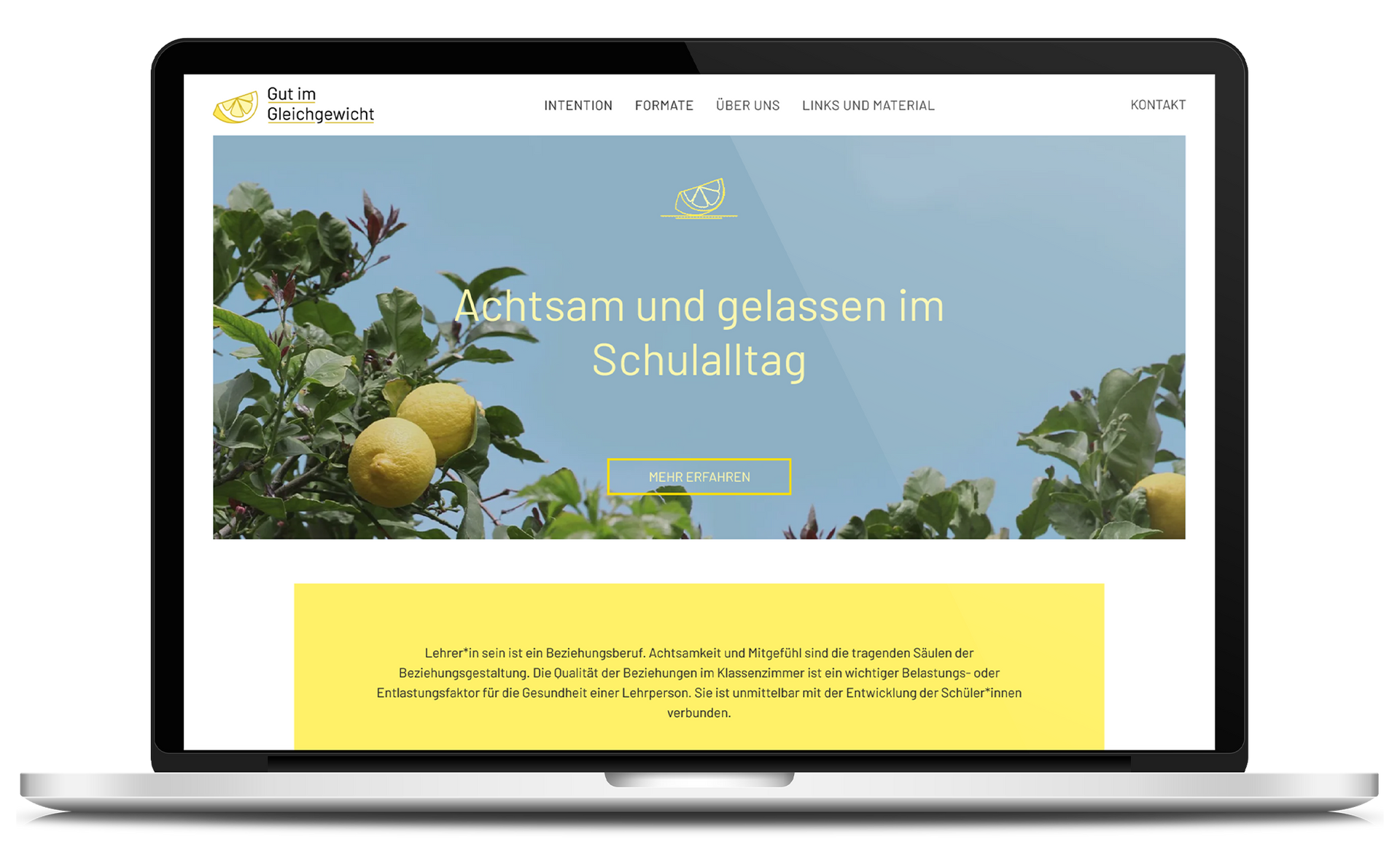 Startseite von www.gut-im-gleichgewicht.de Auf einem Laptop wird die Startseite der Website von