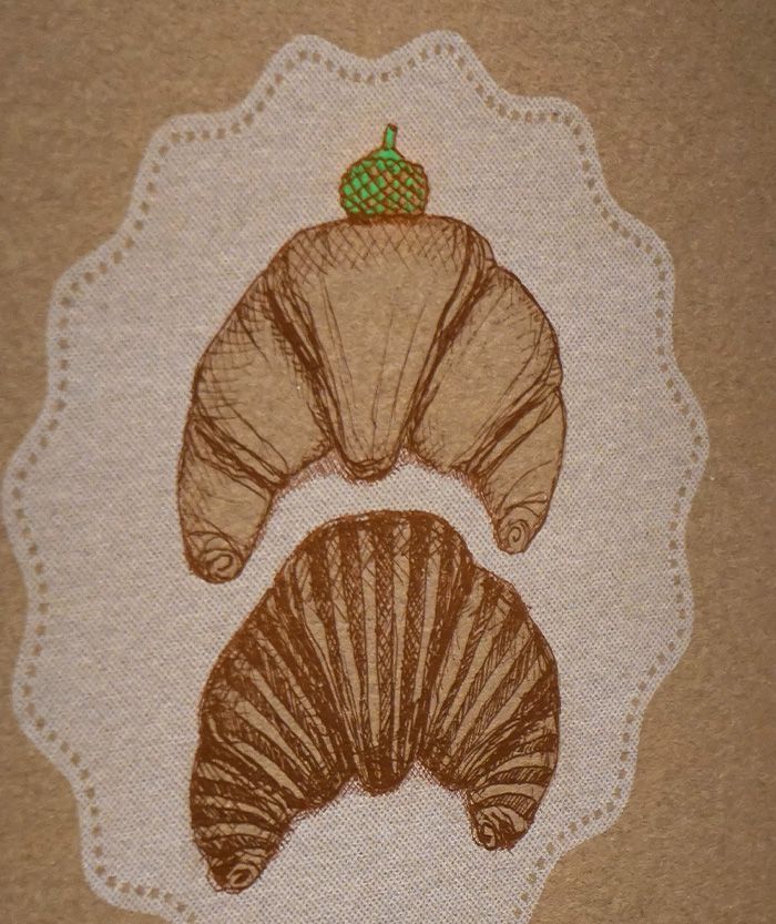 Eichhörnchen und Streifenhörnchen Bildauschnitt einer Illustration auf braunem Umweltpapier, welche zwei Hörnchen abbildet, eines mit einer Eiche auf dem Rücken und eines in Streifen.