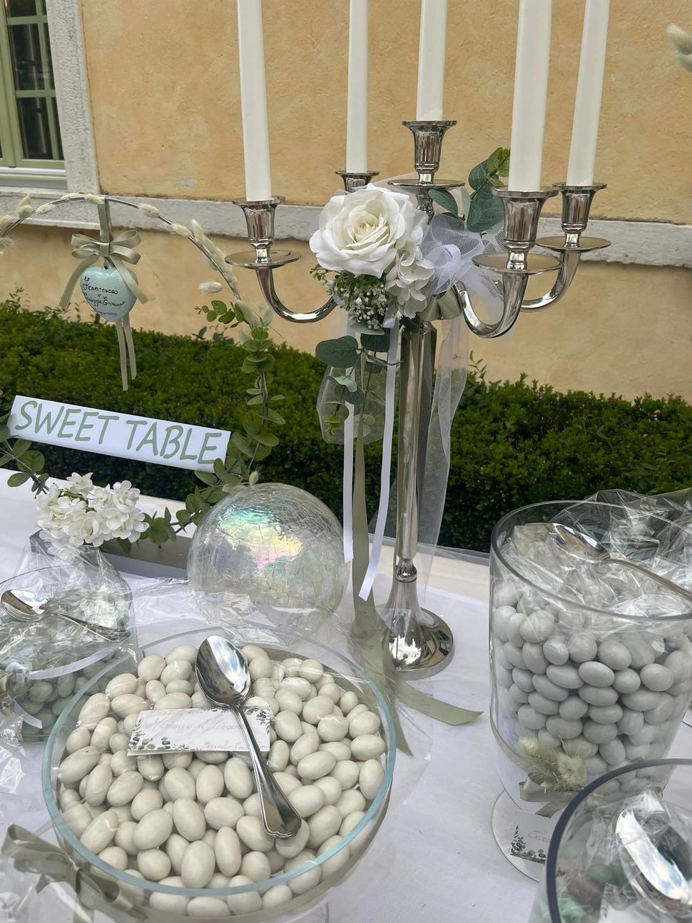 tavolo confetti sposi