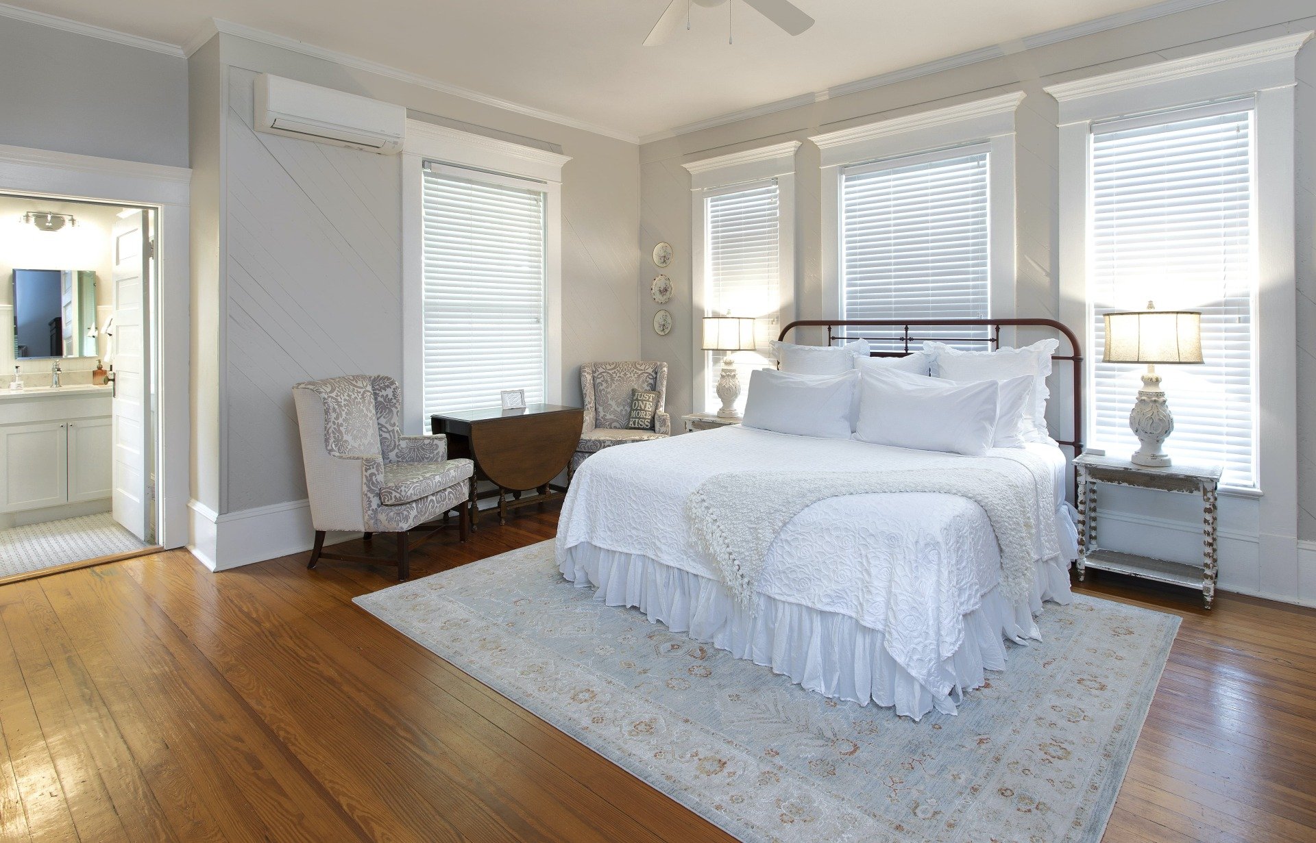 Gallery Smithville, TX The Katy House