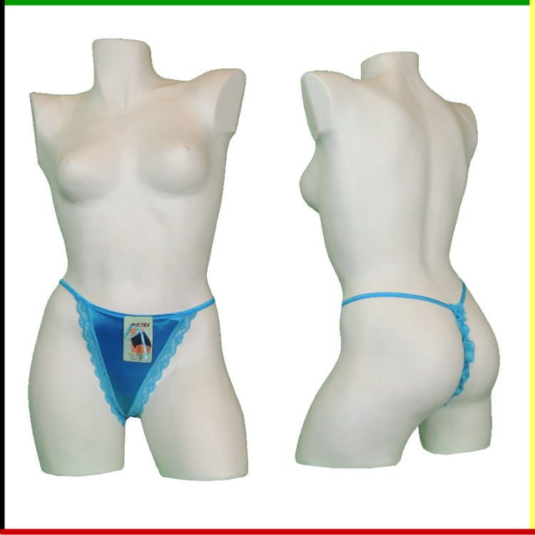 Vrouwelijke mannequin met blauwe string, voor- en zijaanzicht.