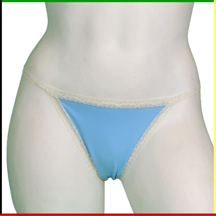 Witte vrouwelijke torso-mannequin met blauw bikinibroekje, voor- en achterkant.