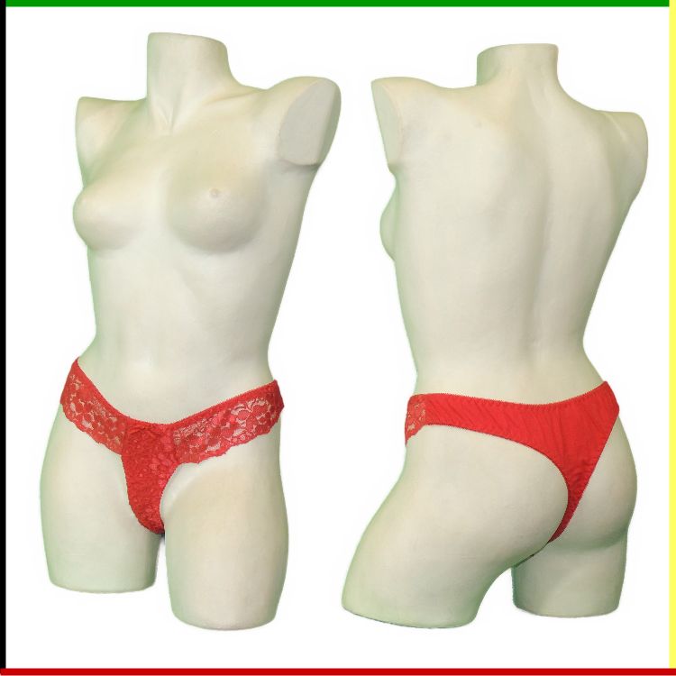 Twee witte mannequin torso's: voor- en achterkant, beide met een rode kanten string.
