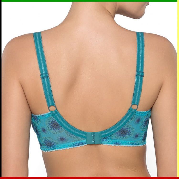Een turquoise beha met beugel en kanten details, gedragen door een persoon.