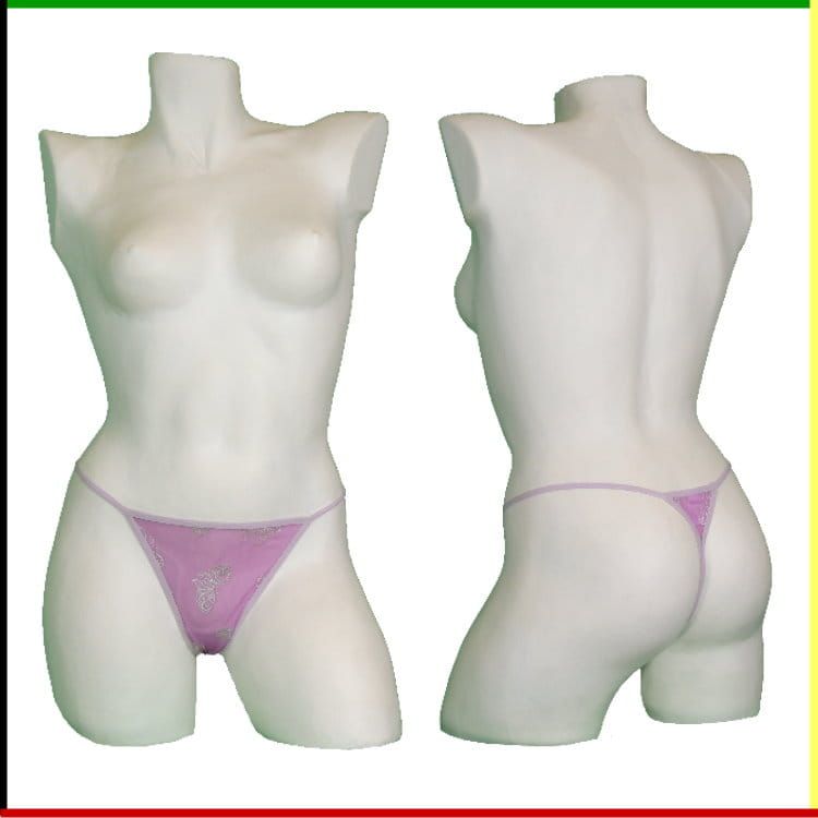 Witte mannequin torso met roze string; voor- en achterkant.