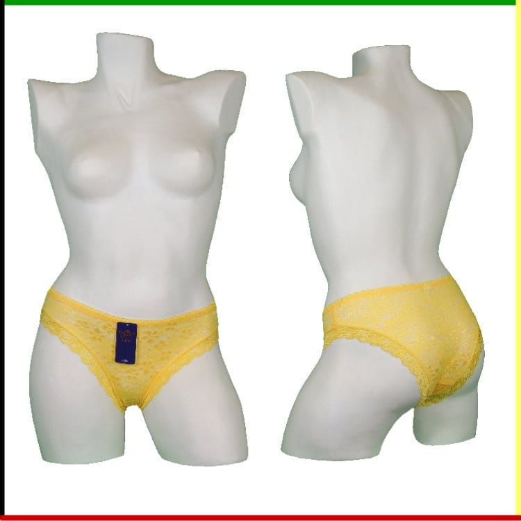 Twee witte mannequin torso's, voor- en achterkant, met geel kanten ondergoed aan.