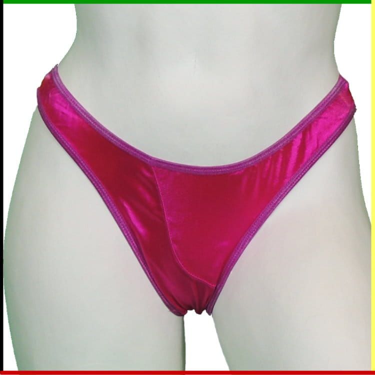 Mannequin torso met felroze string; voor- en achterkant.