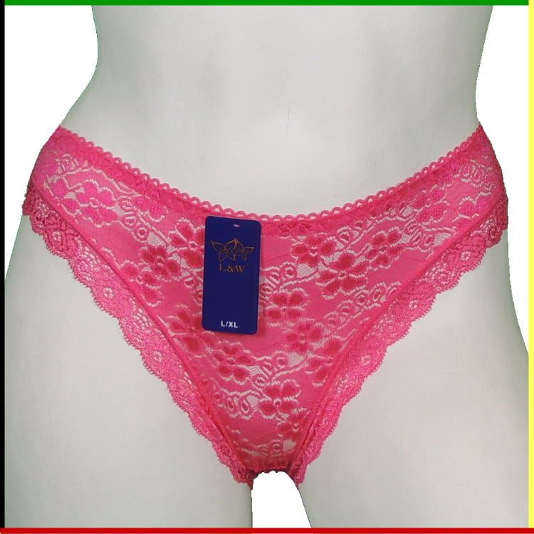 Twee mannequins met roze kanten slipjes, voor- en achterkant.