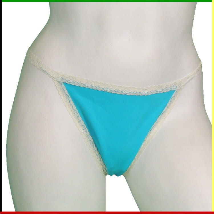 Vrouwenlichaamsmodel met een lichtblauwe stringbikini; voor- en achterkant.