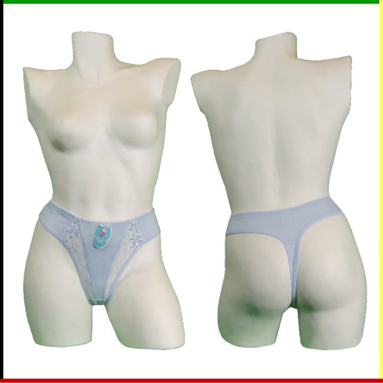 Mannequin met lichtblauwe string, voor- en achterkant.