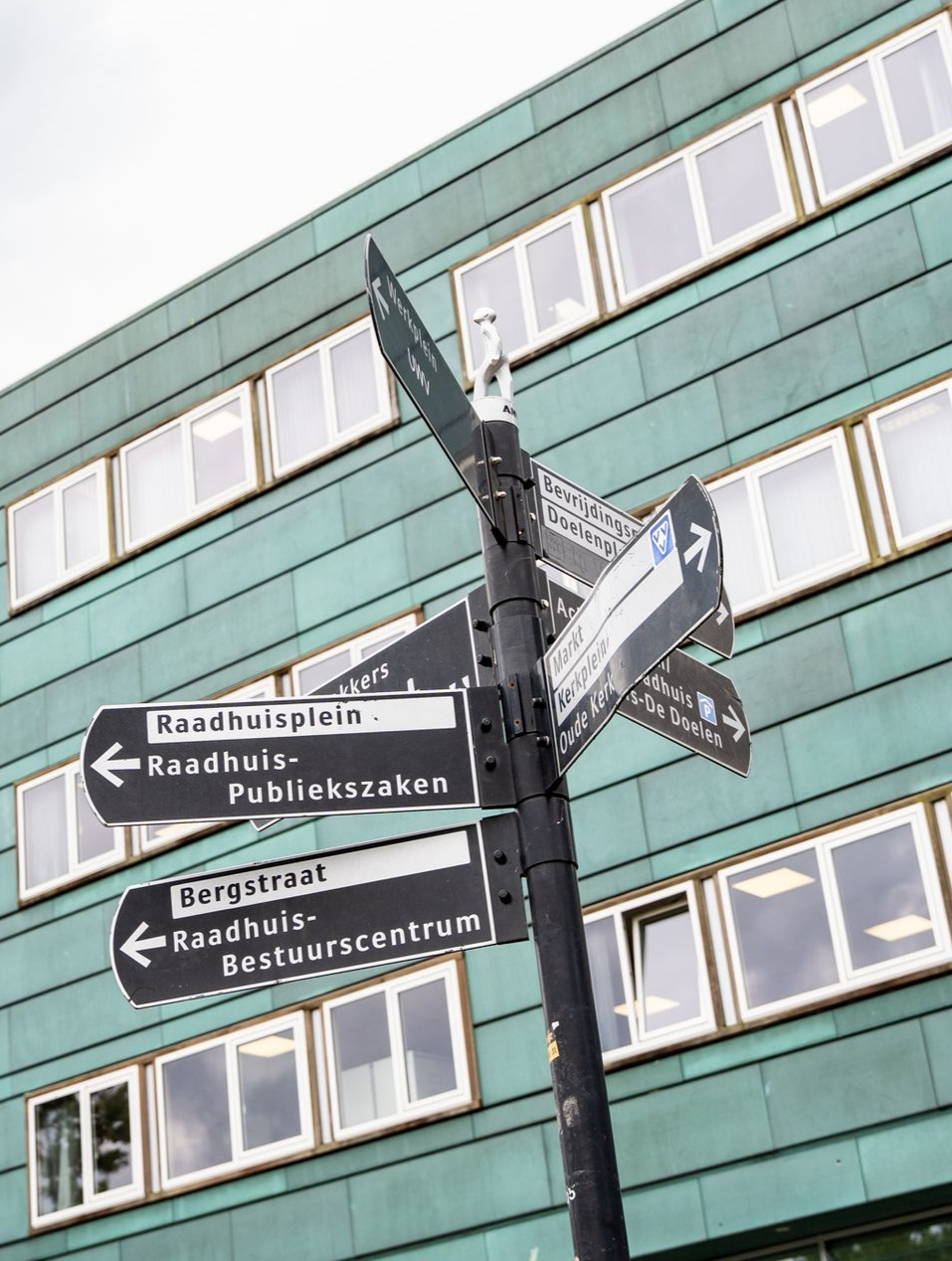 Borden Raadhuisplein Ede