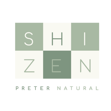 Logotipo: “Shizen”, en cuadrados verdes y beige, “Preter Natural” debajo.