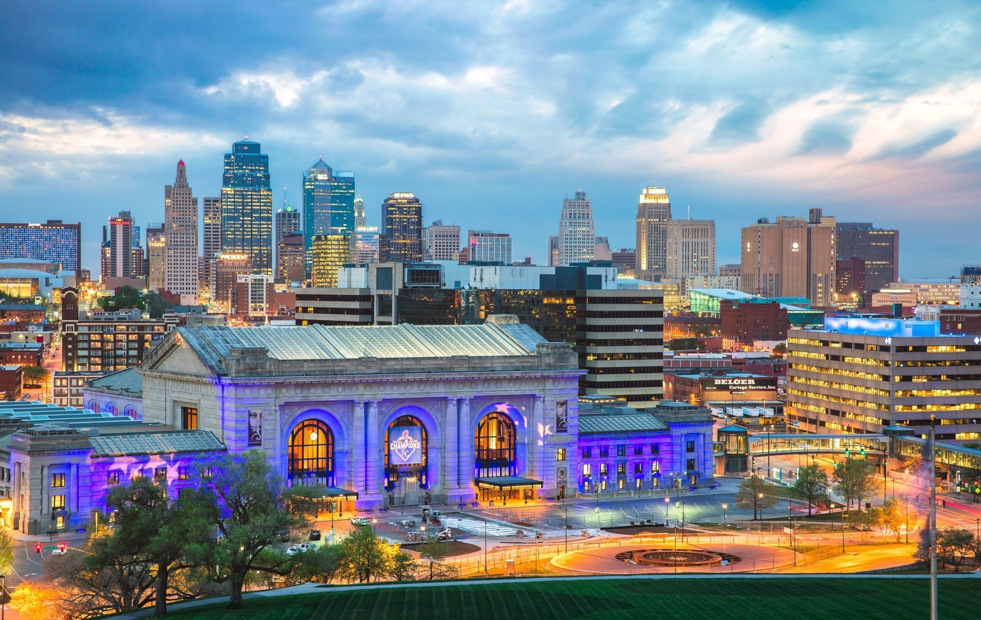 Kansas City Lawnscape Specialists: Premier Landscaping Services