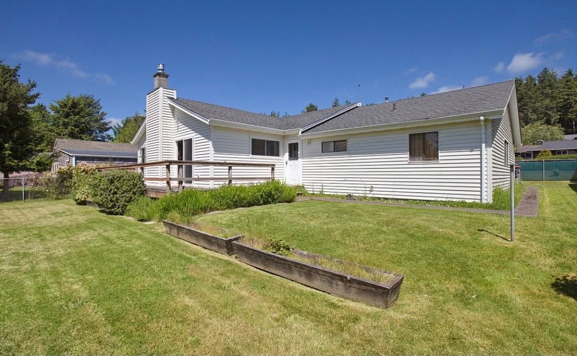 Cannon Beach home sold