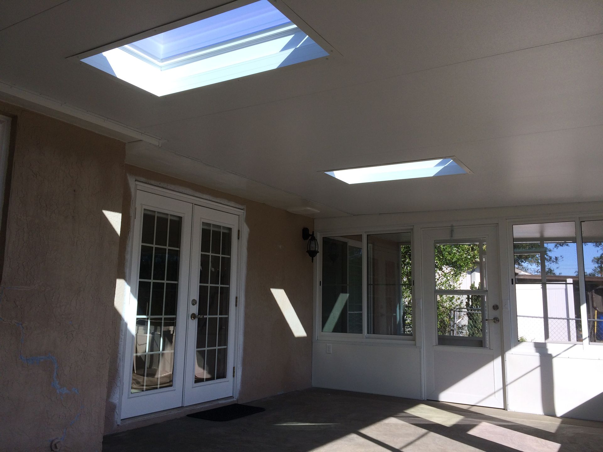 Inside Glass Enclosure - DeLand, FL - Phelps Aluminum & Supply LLC