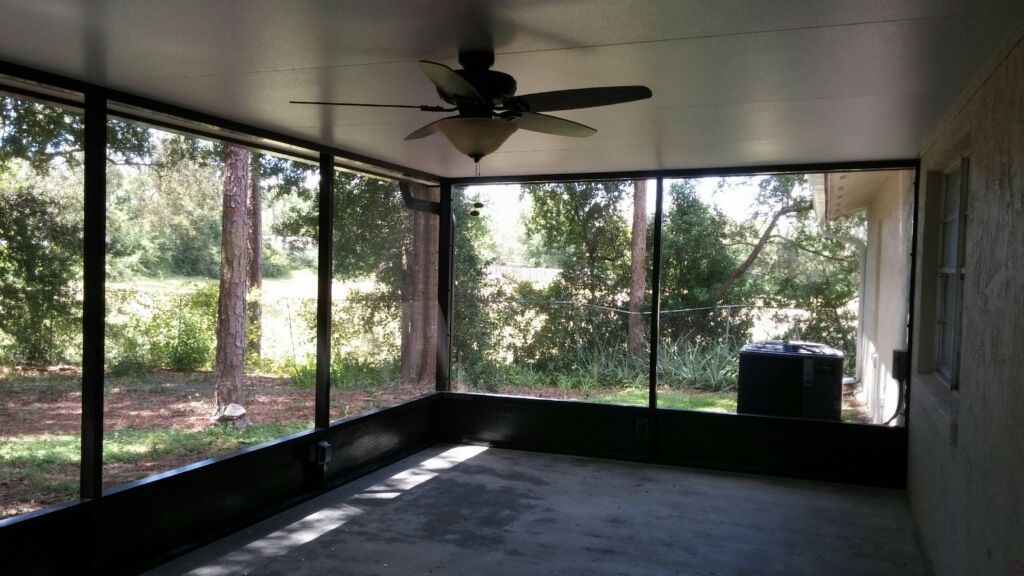 Screen Room With Ceiling Fan - DeLand, FL - Phelps Aluminum & Supply LLC