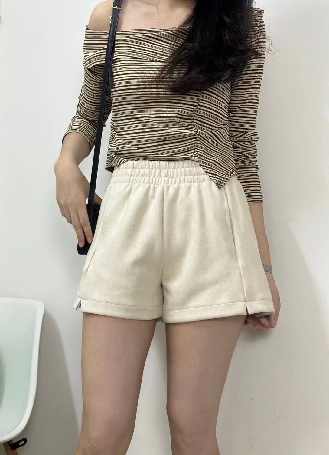 260916麂皮抽繩彈性短褲