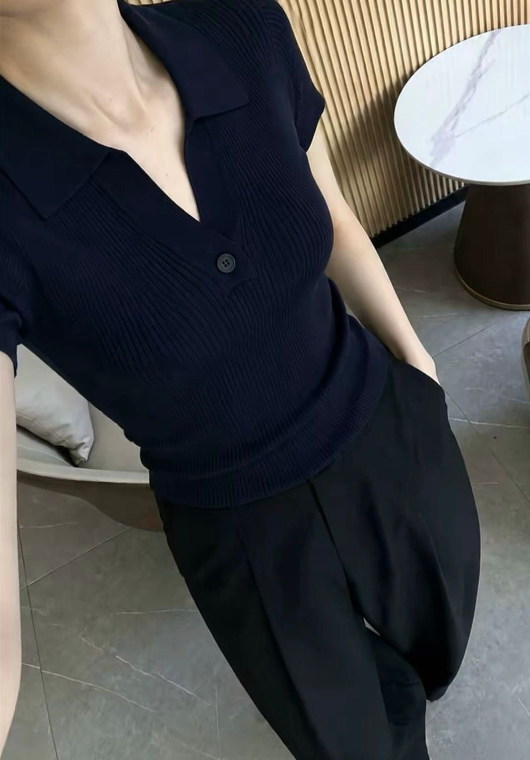 260923修身翻領坑條針織上衣
