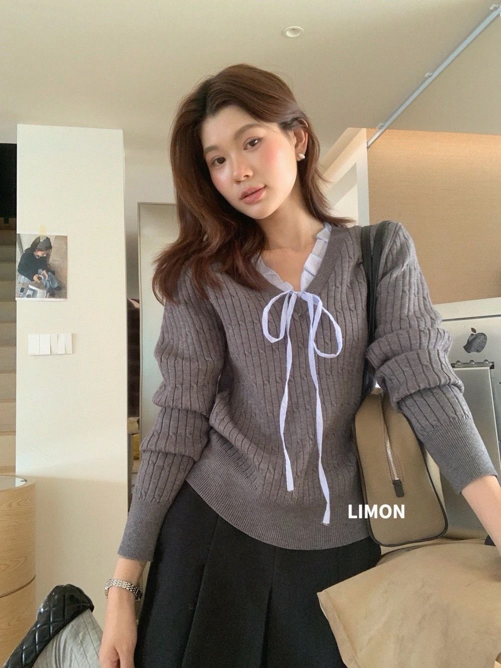 261001正版檸檬綠茶氛圍神器Miu系V領系帶設計感假二件麻花針織衫
