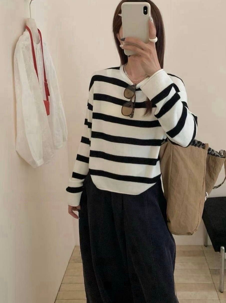 261007經典橫條紋配色寬鬆版型圓領設計上衣