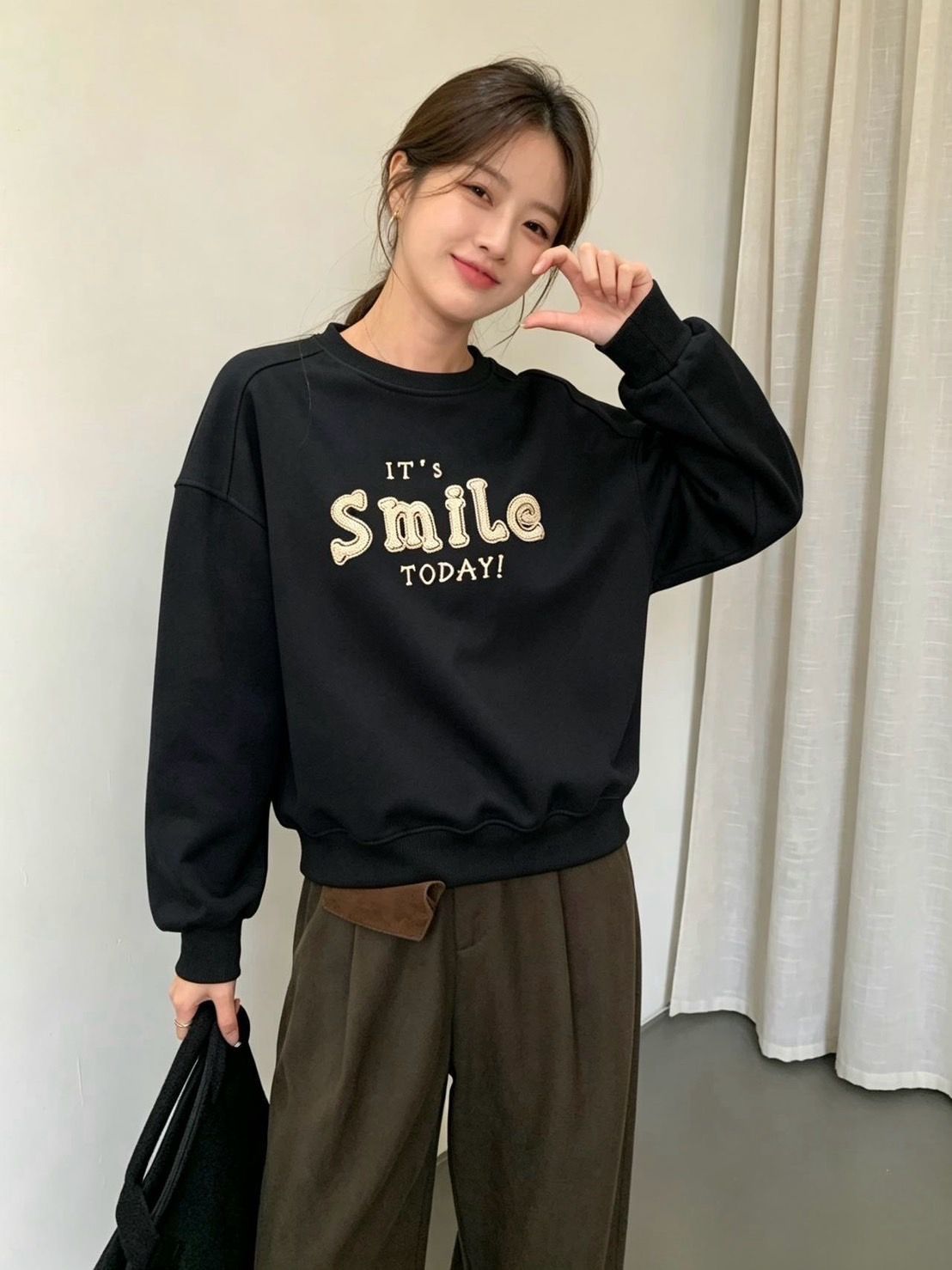 261010Smile水洗感字母刺繡ㄒ恤