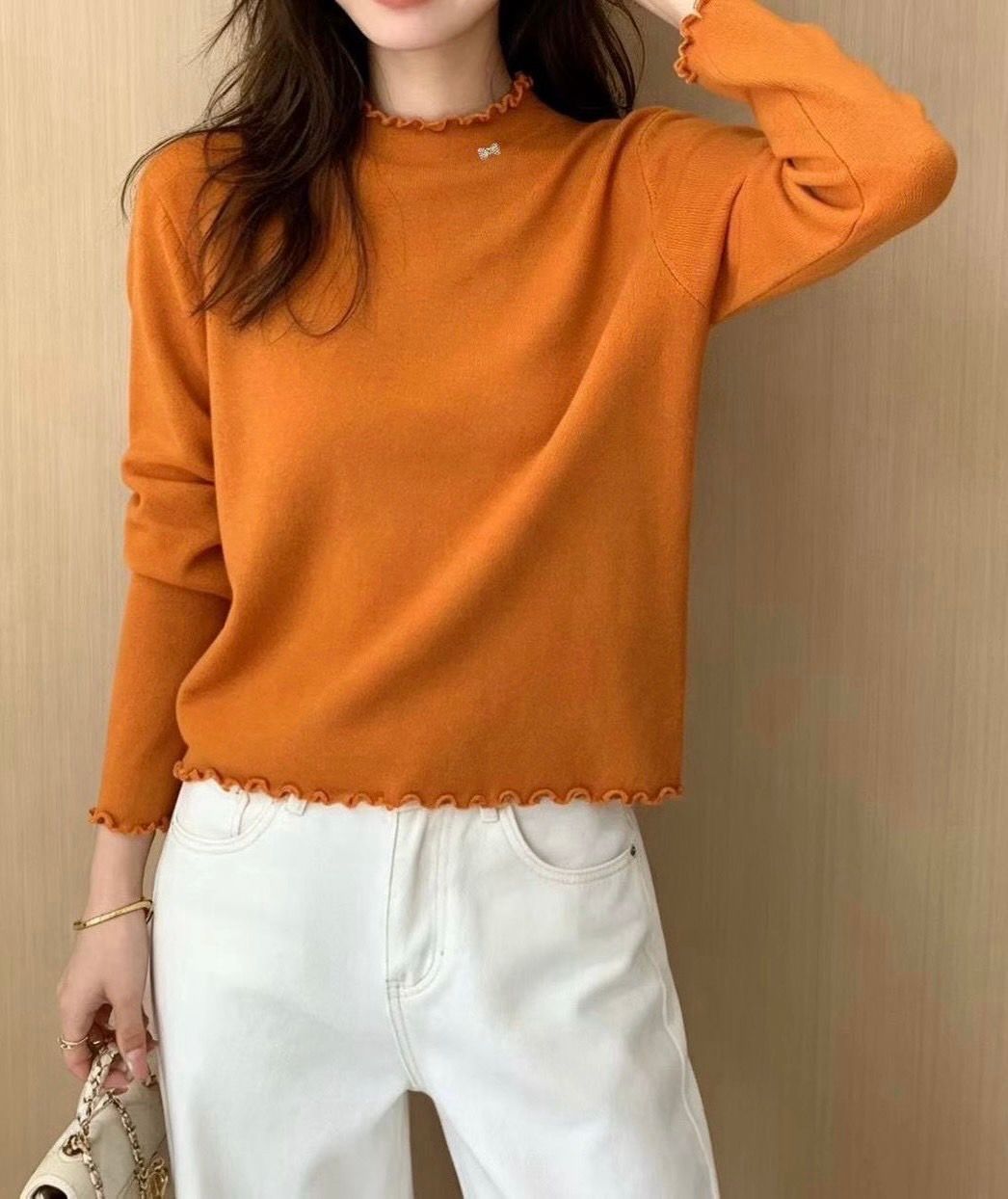 261011甜美木耳邊半領針織上衣