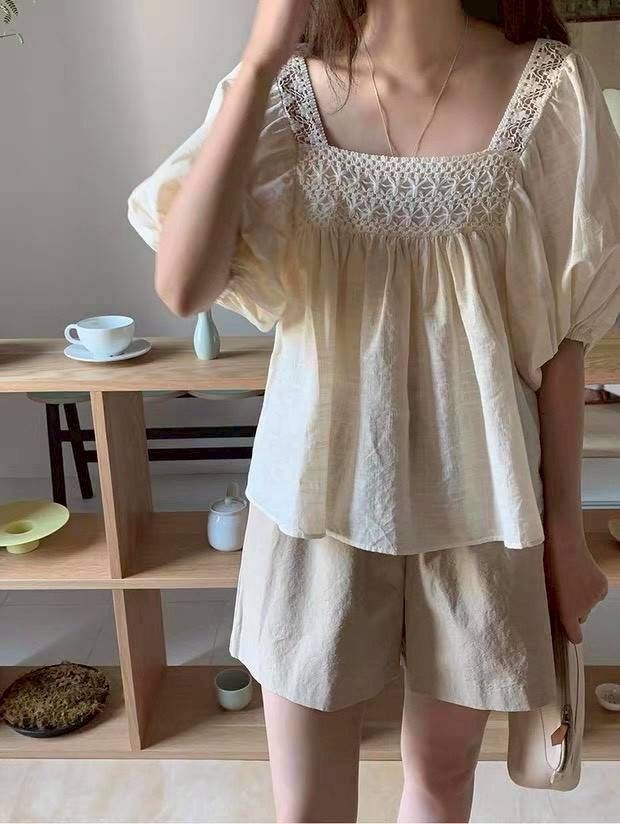260703方領泡泡袖仙女蕾絲拼接減齡上衣