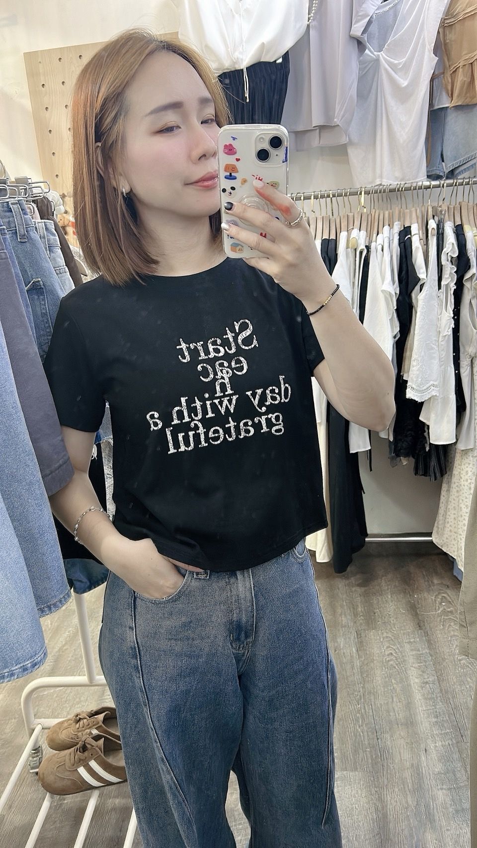 260716質感字母印花微短版設計ㄒ恤