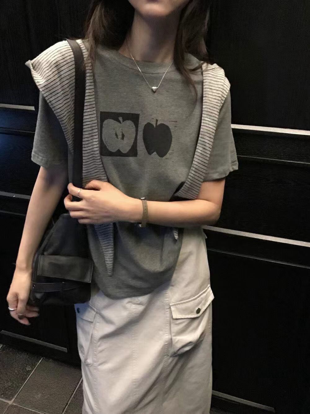 260816雲朵絨磨毛復古蘋果印花短ㄒ恤