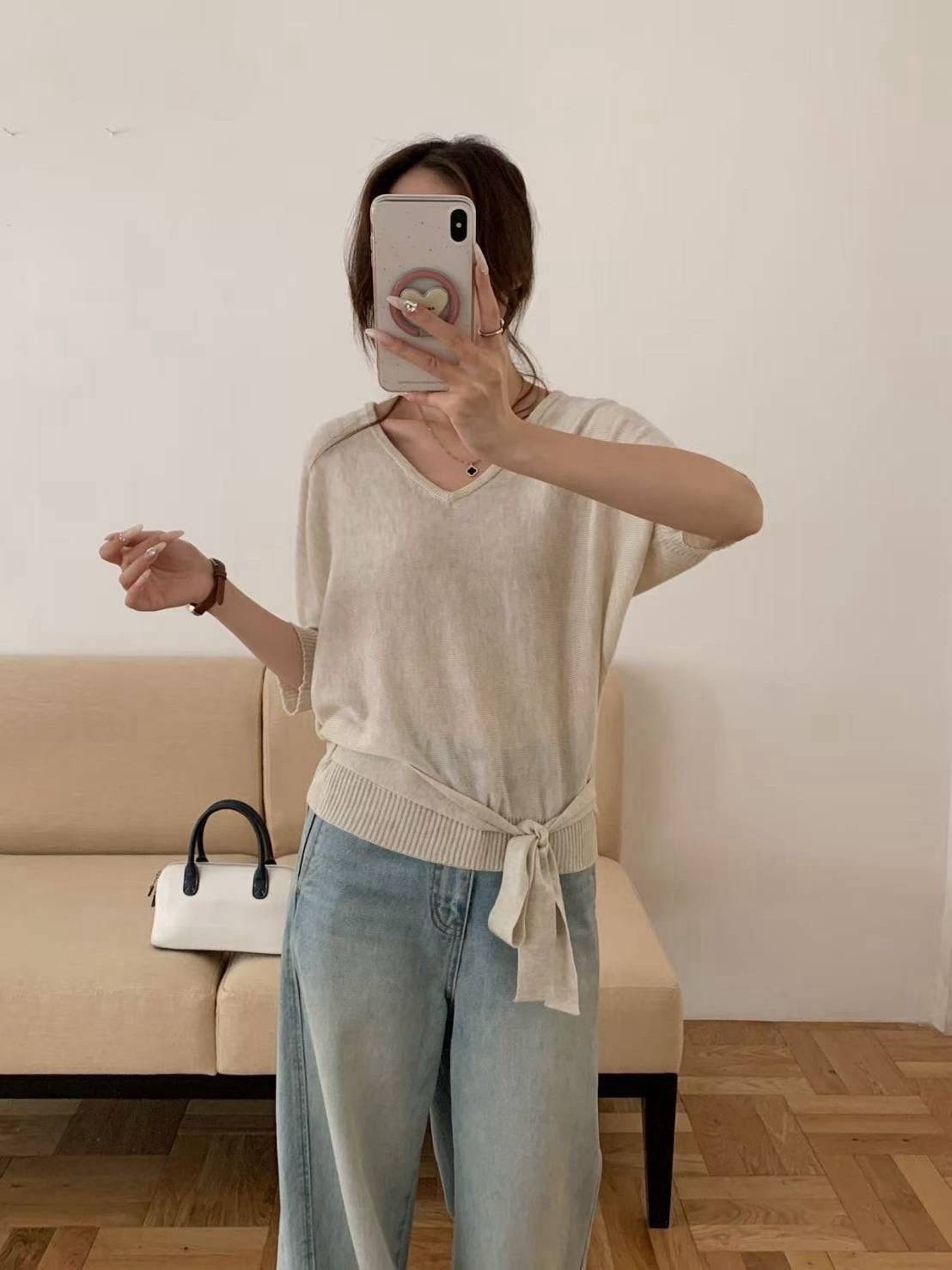 260822慵懶感V領寬鬆版型上衣