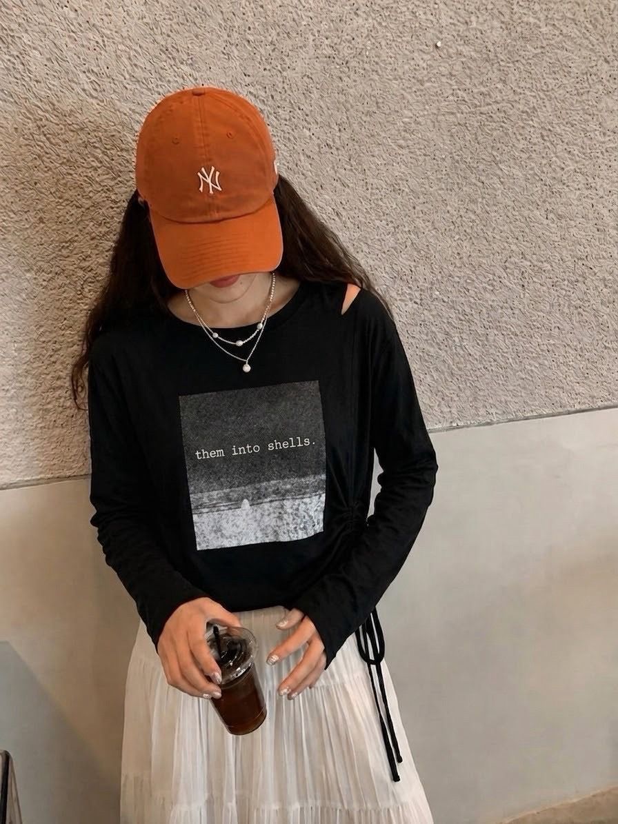 260822微露肩抽繩抓皺印花上衣