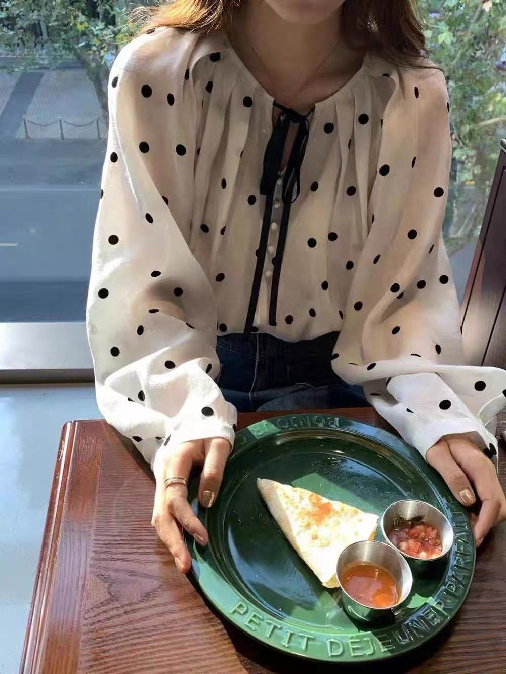 260828復古波點蝴蝶結襯衫