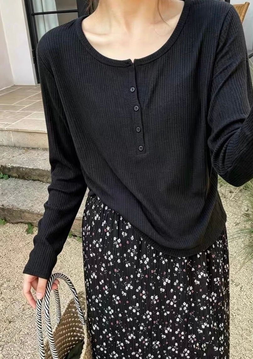 260908羅紋微V領排釦上衣