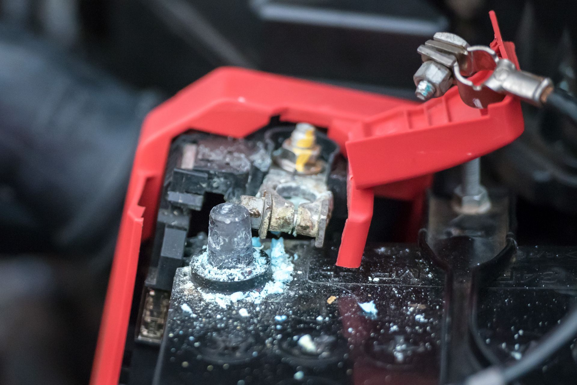 Can a Loose Battery Connection Cause Starting Trouble Without Visible Corrosion? | Allen's Automotiv