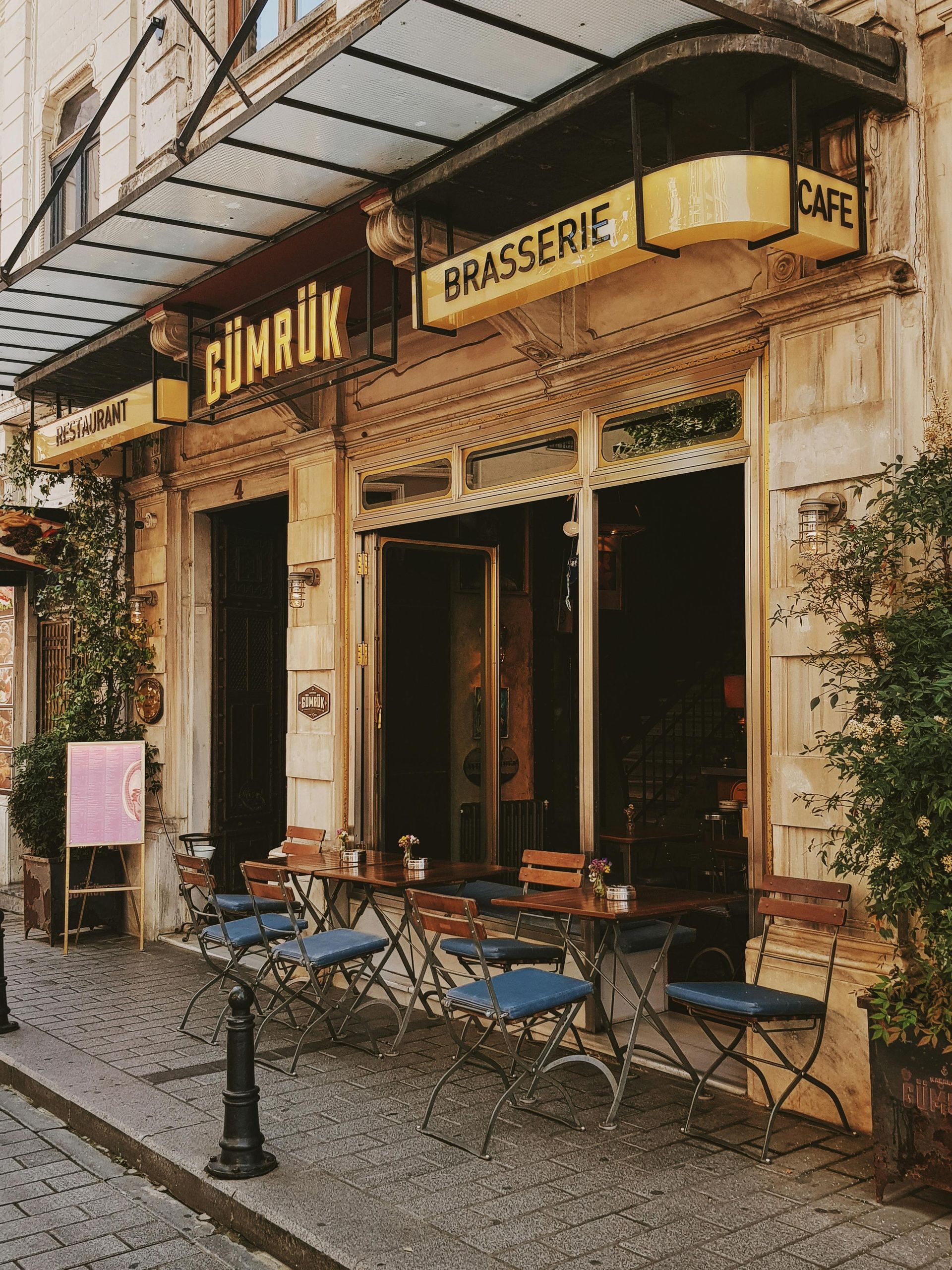 restaurant storefront
