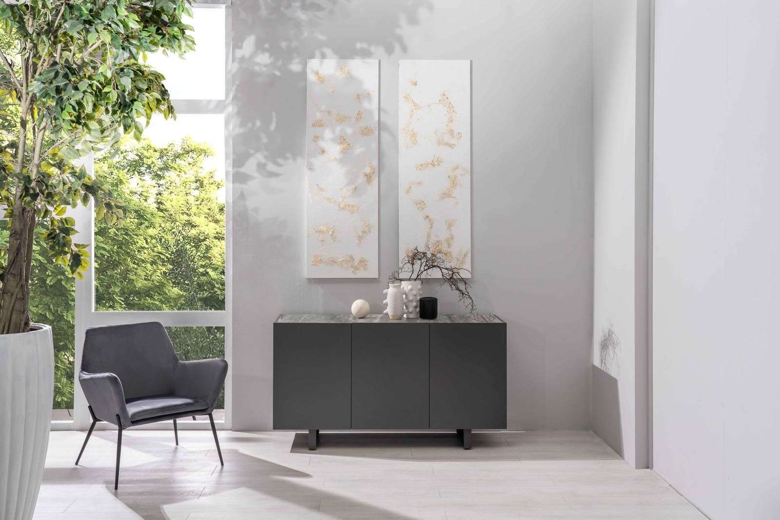 Cucina moderna Made in Italy con isola in pietra chiara