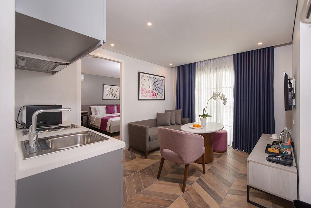 Spacious Poblacion hotel suite with flat-screen