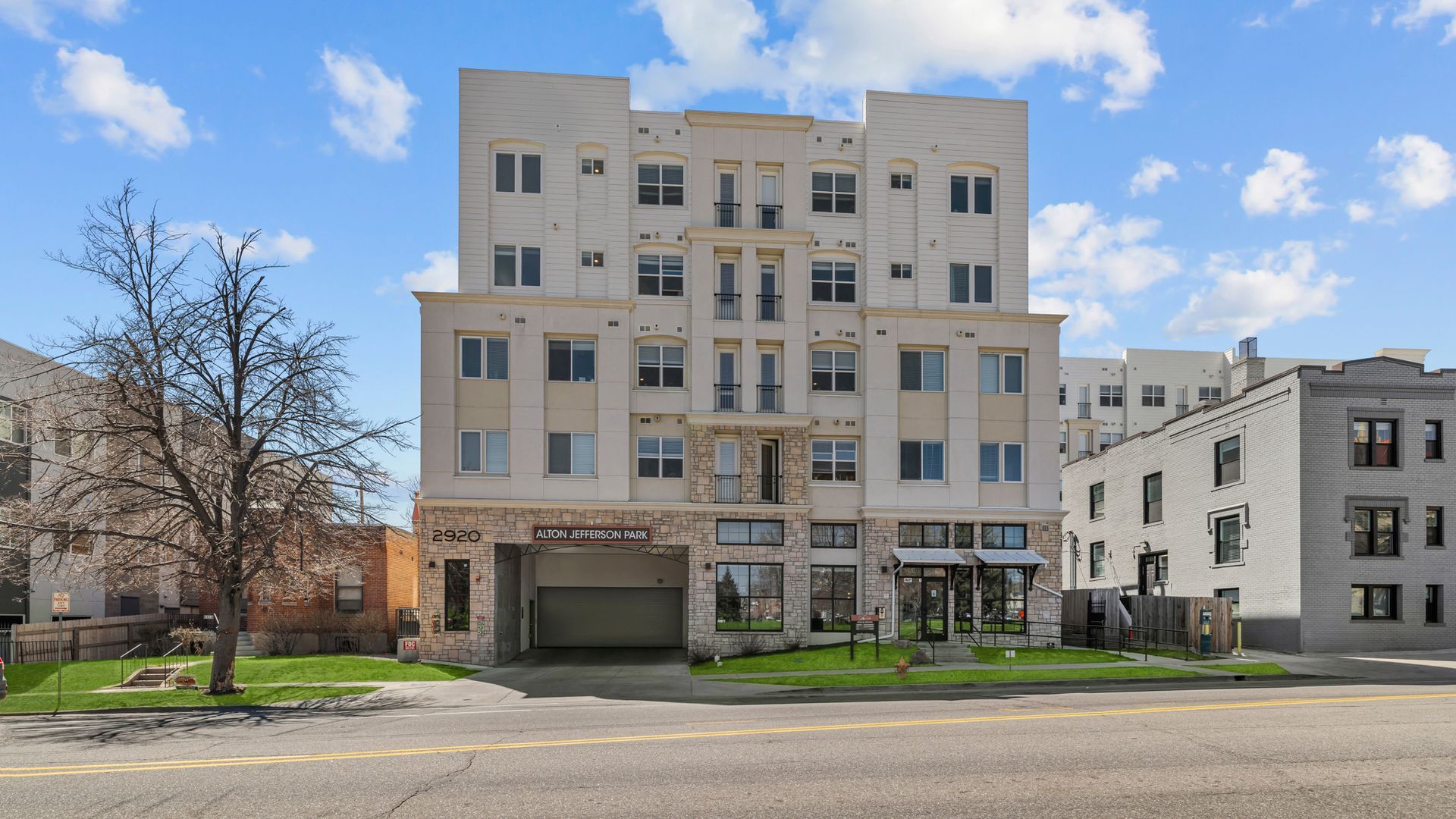Building exterior view at Alton Jefferson Park.