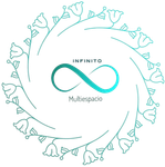 Logotipo de INFINITO Multiespacio con símbolo de infinito turquesa y corona de hojas circular de estilo lineal.