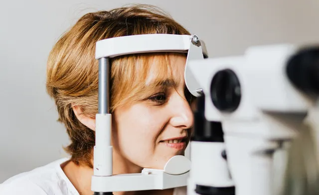 Advanced-eye-testing-taking-place-on-a woman-in-an-opticians